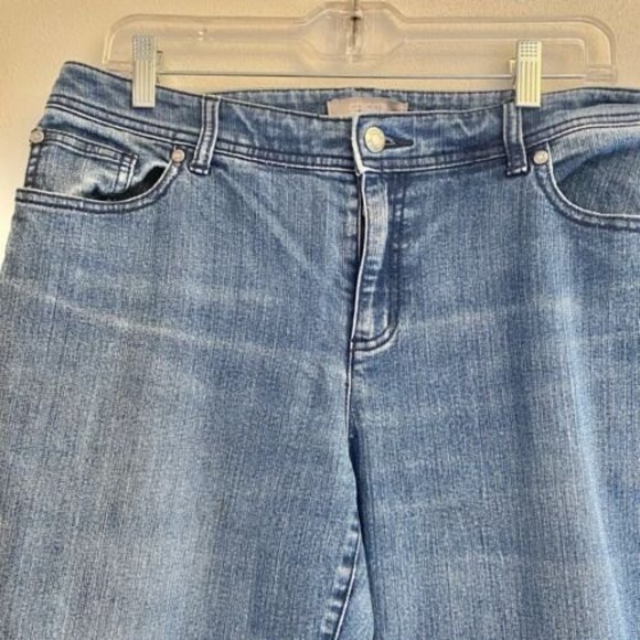 Chicos Denim Blue Jeans Women's Size‎ 1 Short Light Wash Embroidered Pockets - Picture 2 of 8